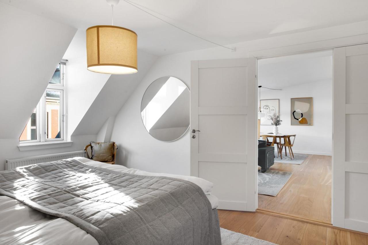 Leilighet Sanders Leaves - Precious Two-bedroom Penthouse In Downtown København