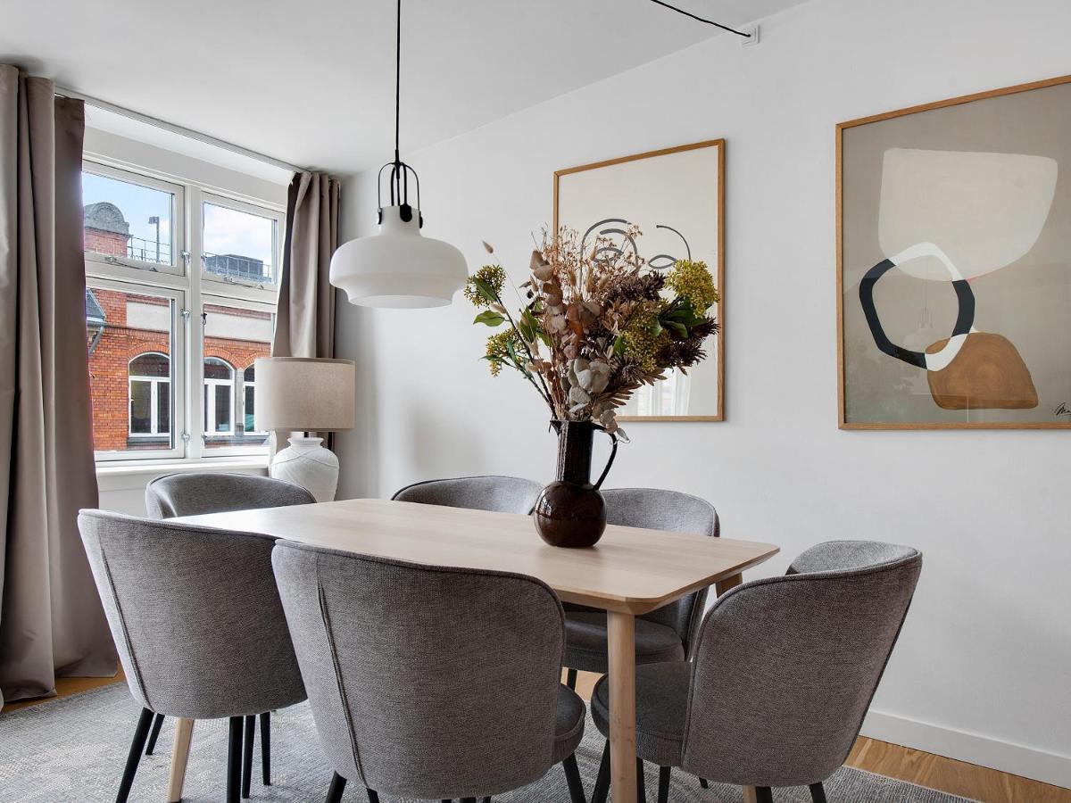 Sanders Leaves - Precious Two-bedroom Penthouse In Downtown Lejlighed