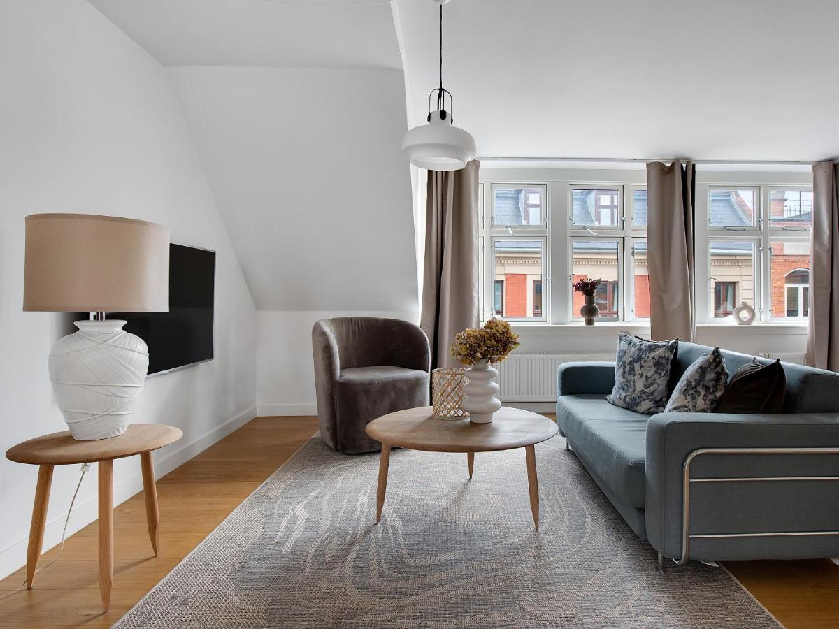Sanders Leaves - Precious Two-bedroom Penthouse In Downtown Leilighet