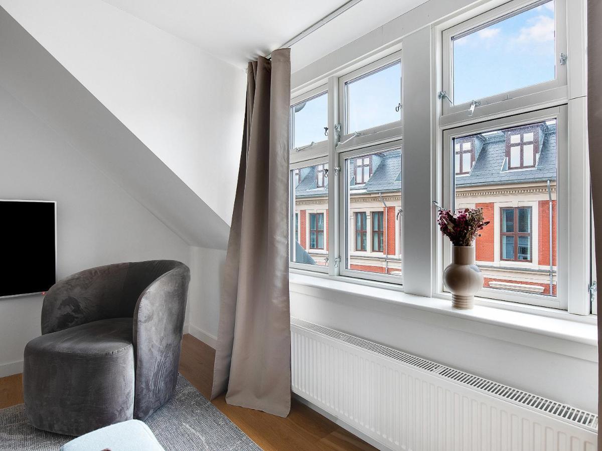 Sanders Leaves - Precious Two-bedroom Penthouse In Downtown Leilighet